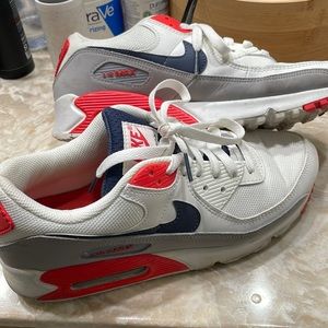Nike Air Max 90 Mens 7.5/Women’s 9 White & Red